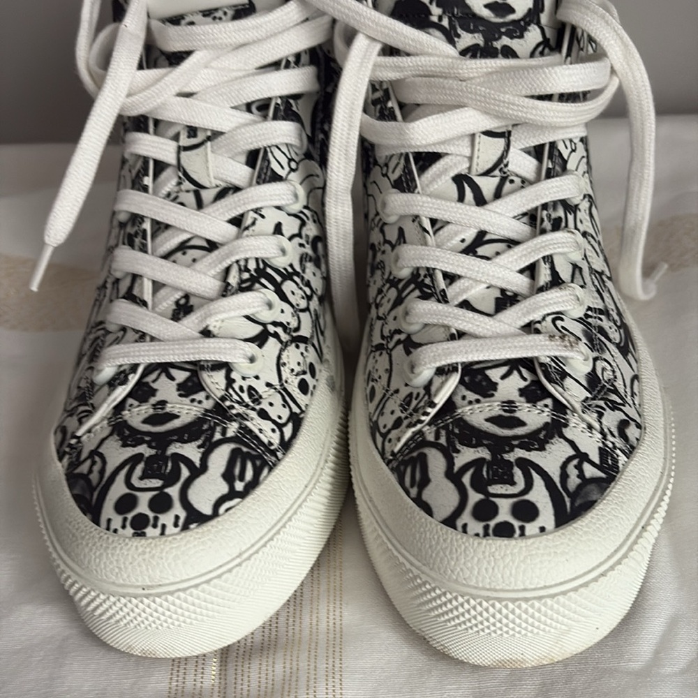 GENUINE DESIGNER, GIVENCHY 9.5, Comes with two original dust bags.